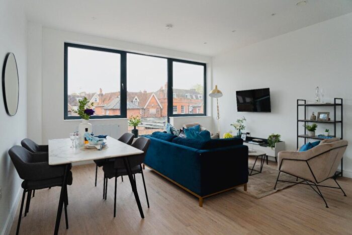 1 Bedroom Ground Maisonette To Rent In Roebuck Close, Reigate - Allocated Parking, RH2