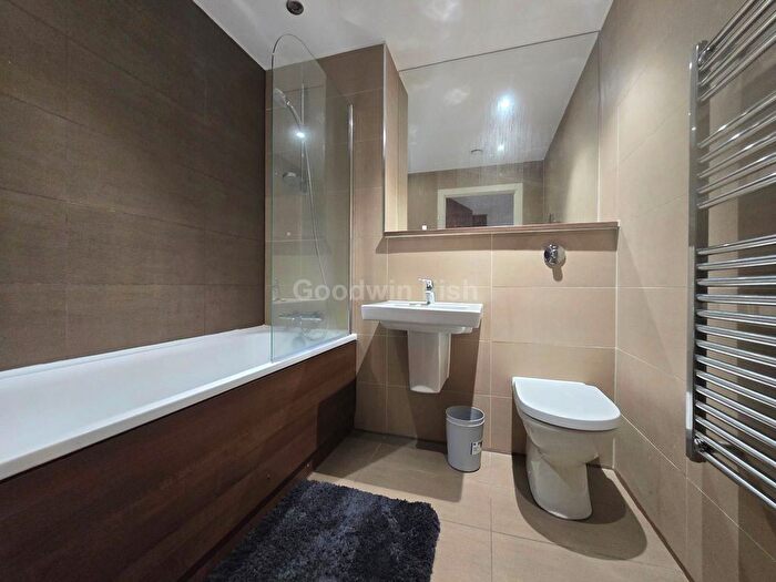 2 Bedroom Flat To Rent In Alto Apartment, Sillivan Way, Salford, M3