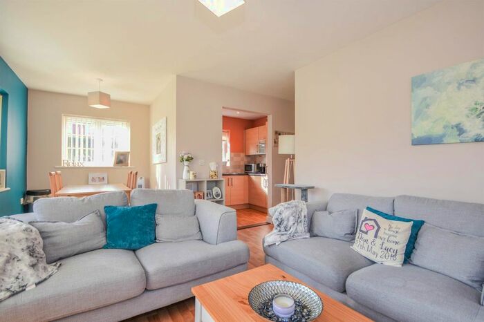 2 Bedroom Flat To Rent In Porters Field, Braintree CM7