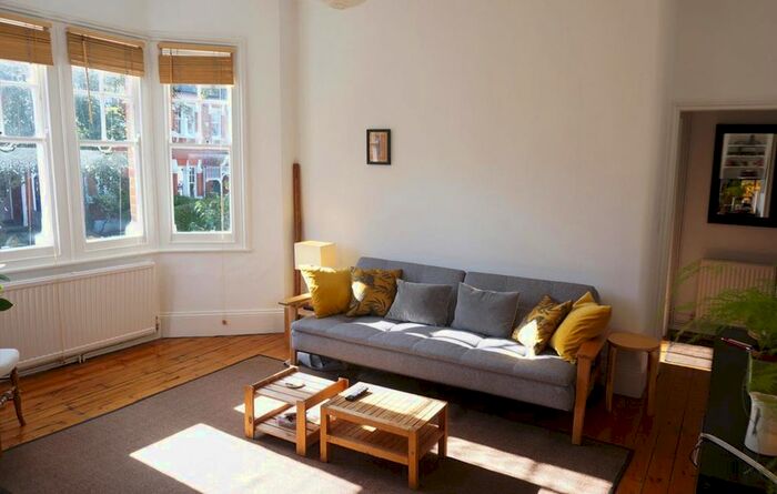 1 Bedroom Flat To Rent In Fawnbrake Avenue, London, SE24
