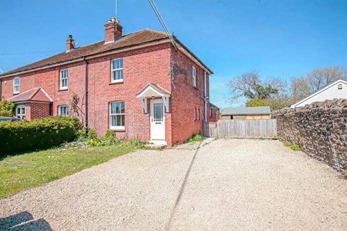 2 Bedroom End Of Terrace House To Rent In Snuggs Lane, East Hanney, OX12