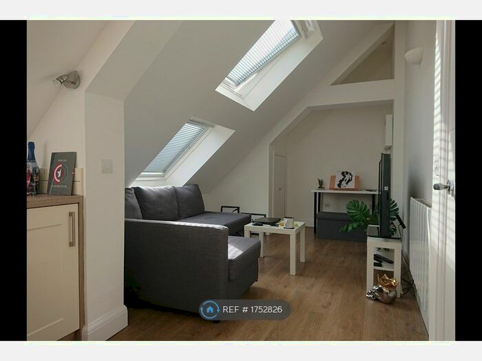 1 Bedroom Flat To Rent In Grayton House, Eastleigh, SO50