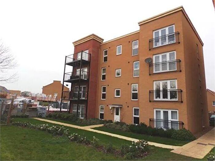 2 Bedroom Flat To Rent In Blake Avenue, Basildon, Basildon, SS14