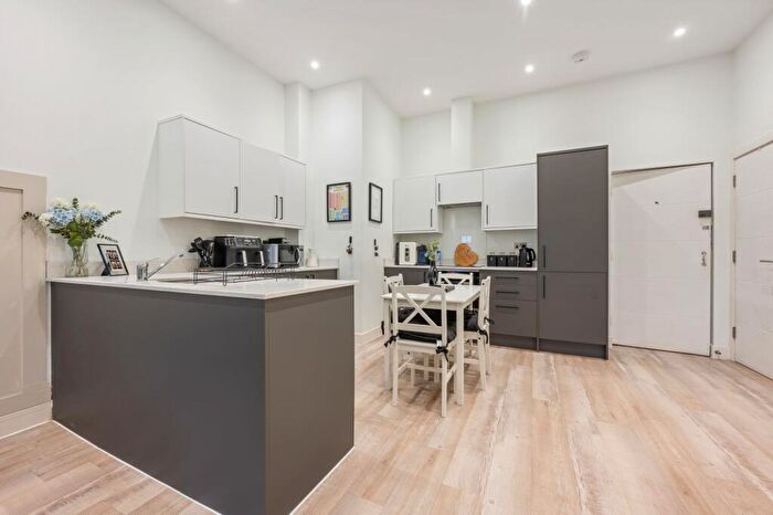 1 Bedroom Flat For Sale In Commercial Road, Poole, BH14