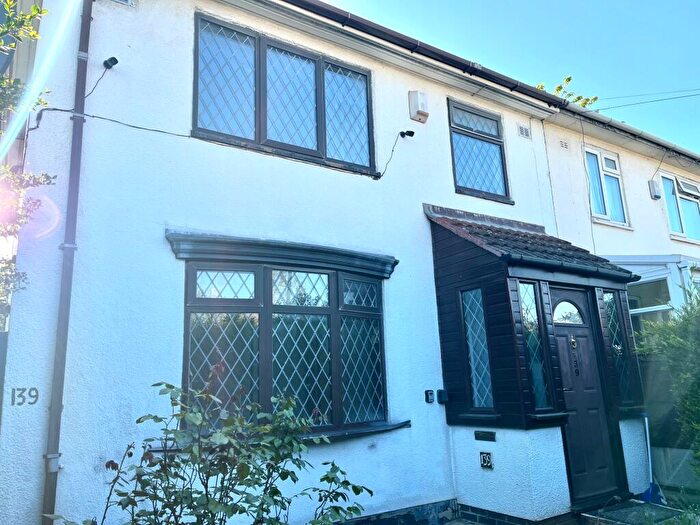 3 Bedroom Semi-Detached House For Sale In Aylestone Drive, Leicester, LE2