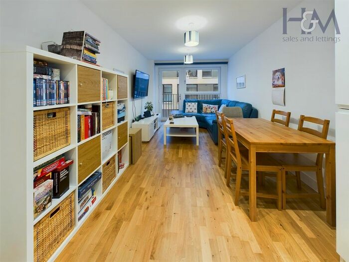 1 Bedroom Flat For Sale In Mulberry House, Park Place, Stevenage, Bf., SG1