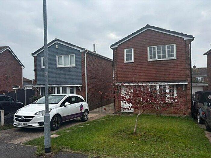 3 Bedroom Semi-Detached House To Rent In Buckthorn Close, Swinton, S64