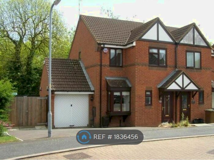 3 Bedroom Semi-Detached House To Rent In Cook Close, Daventry, NN11