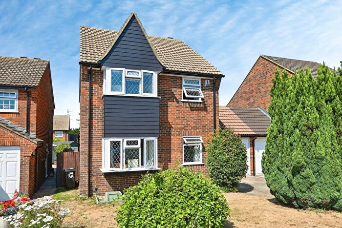4 Bedroom Detached House For Sale In Stevenson Way, Larkfield, Aylesford, ME20