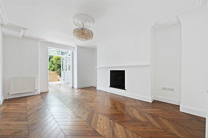 2 Bedroom Property To Rent In Pembridge Villas, London, W11