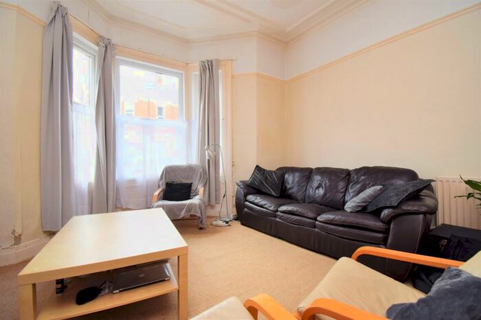 1 Bedroom Flat To Rent In Jesmond, Newcastle Upon Tyne, NE2