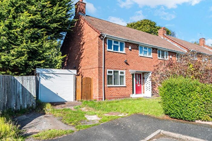 3 Bedroom End Of Terrace House For Sale In Clewley Grove, Quinton, Birmingham, West Midlands, B32