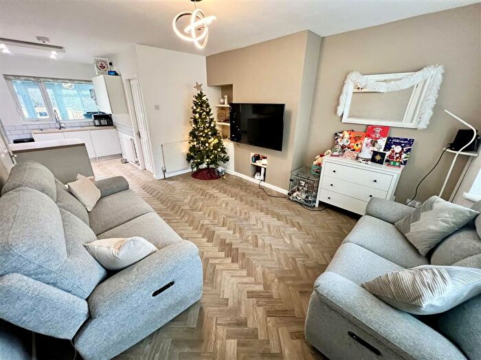 3 Bedroom Terraced House For Sale In Glastonbury Road, Yardley Wood, Birmingham, B14