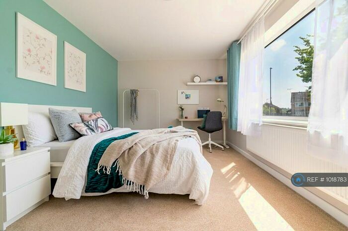 4 Bedroom Semi-Detached House To Rent In Leam Green, Coventry, CV4