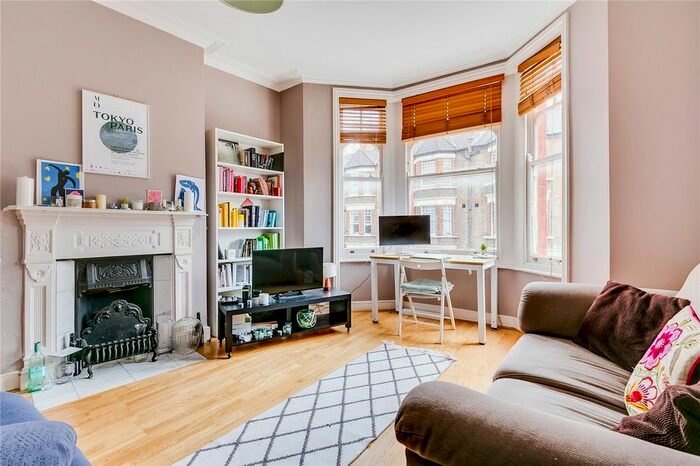 2 Bedroom Flat To Rent In Elmhurst Mansions, Edgeley Road, London, SW4