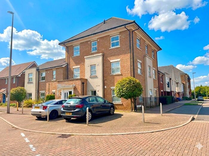 2 Bedroom Flat For Sale In Rowditch Furlong, Redhouse Park, Milton Keynes, MK14