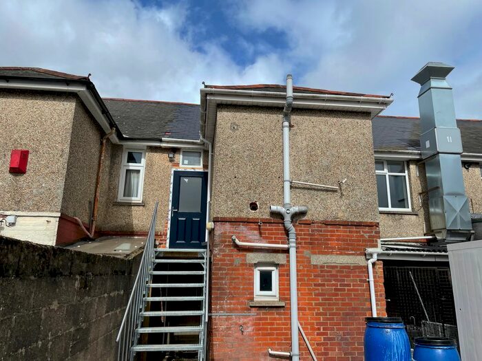 2 Bedroom Flat To Rent In Commercial Road, Totton, Southampton, SO40