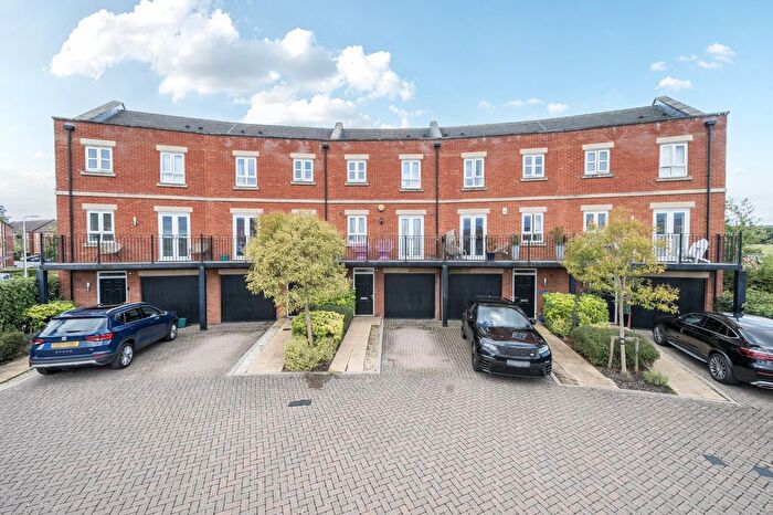 4 Bedroom Town House For Sale In Cogent Crescent, Newbury, RG14