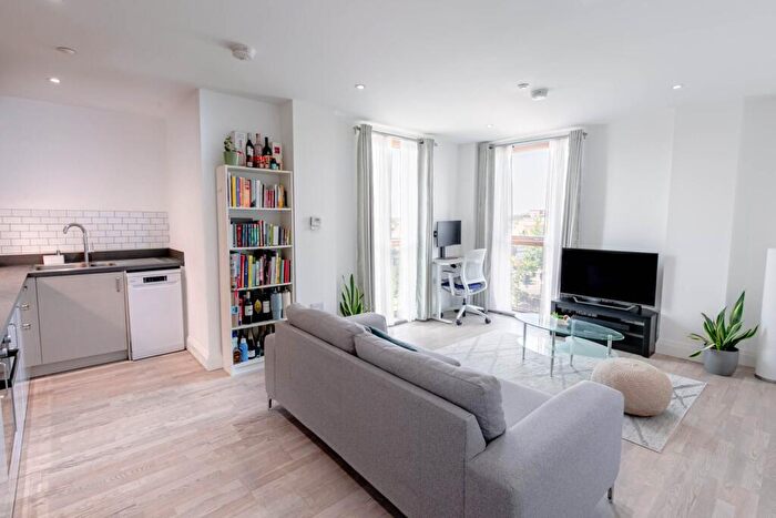 1 Bedroom Apartment For Sale In Blagdon Road, New Malden, KT3