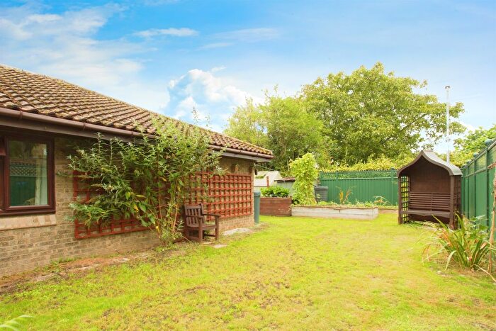1 Bedroom Semi-Detached Bungalow For Sale In Stevens Close, Cottenham, Cambridge, CB24
