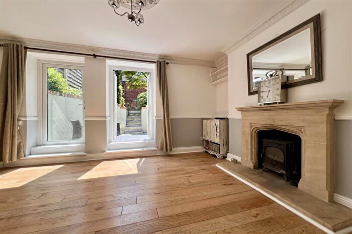 2 Bedroom Flat For Sale In Glenowen House, Lansdown, Cheltenham, GL50