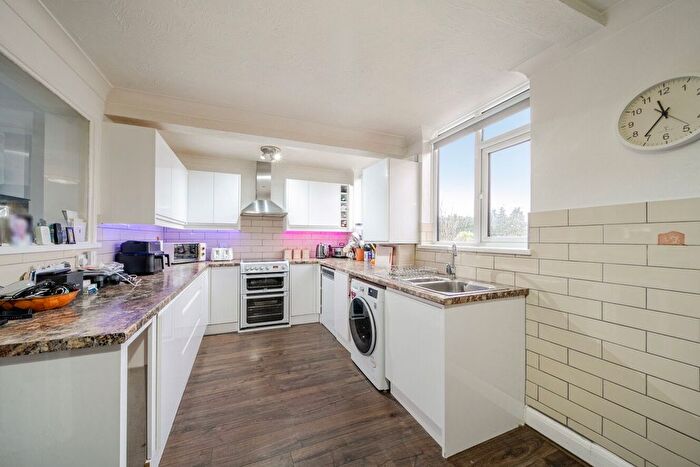 2 Bedroom Maisonette For Sale In Hayes Street, Hayes, Kent, BR2