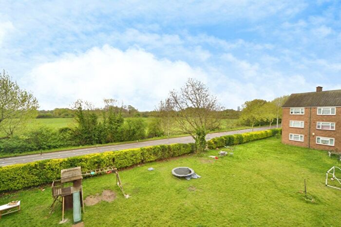 2 Bedroom Flat For Sale In Brading Crescent, London, E11