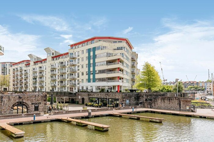 2 Bedroom Apartment To Rent In The Crescent, Hannover Quay, BS1