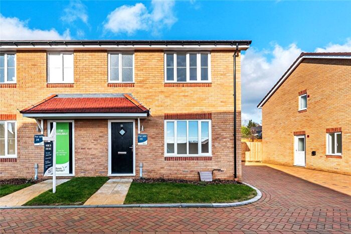 3 Bedroom Semi-detached House For Sale In Ottershaw, Chertsey, Surrey, KT16