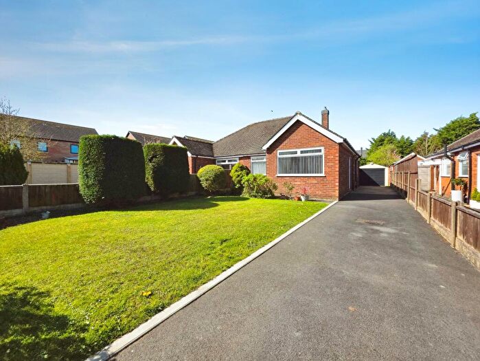 2 Bedroom Semi-Detached Bungalow For Sale In School Fold, Hesketh Bank, PR4