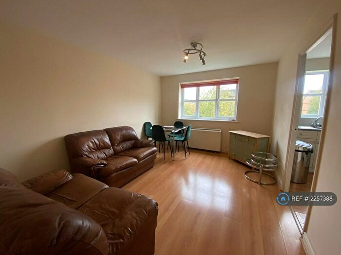 1 Bedroom Flat To Rent In Windmill Drive, London, NW2