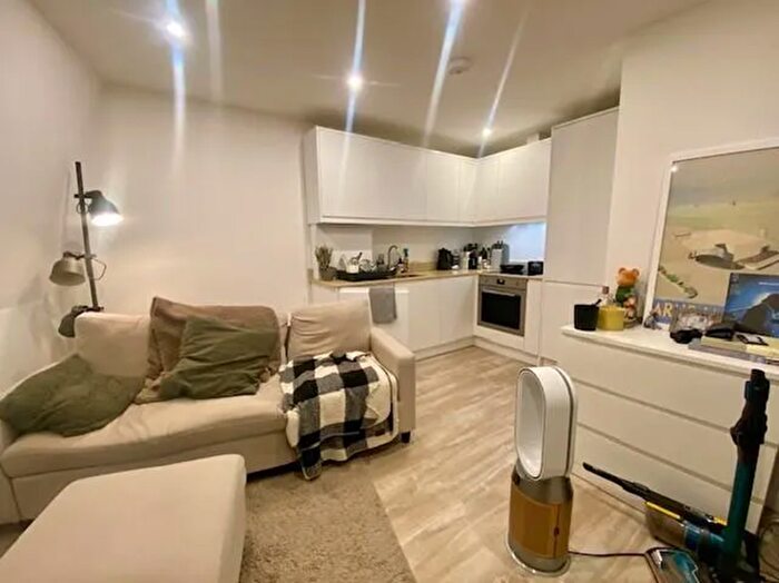 1 Bedroom Apartment To Rent In Fortune Green Road, West Hampstead, NW6