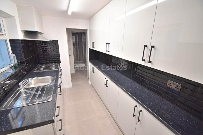 3 Bedroom Terraced House To Rent In Cumberland Road, Reading, RG1