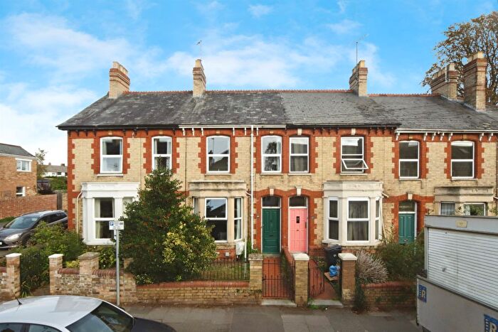 3 Bedroom Terraced House For Sale In Leslie Avenue, Taunton, TA2