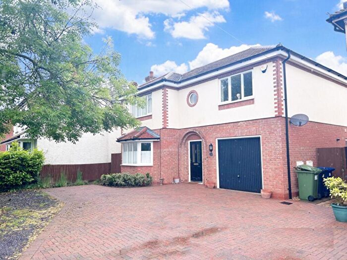4 Bedroom Detached House For Sale In Broadway, Yaxley, Peterborough, PE7