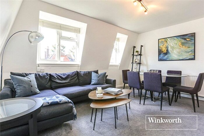 2 Bedroom Flat For Sale In Alice Court, Station Road, Finchley, London, N3