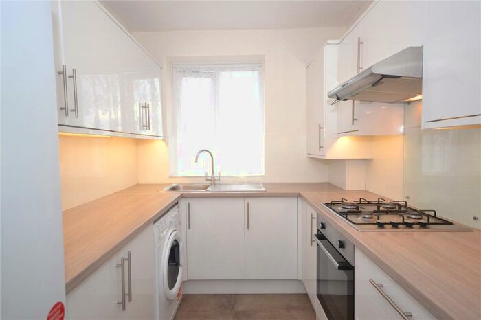 2 Bedroom Apartment To Rent In Branksome Court, East End Road, London, N2