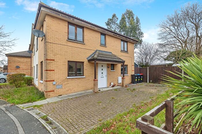 4 Bedroom Semi-Detached House For Sale In Coles Avenue, Leadenhall, Milton Keynes, Buckinghamshire, MK6