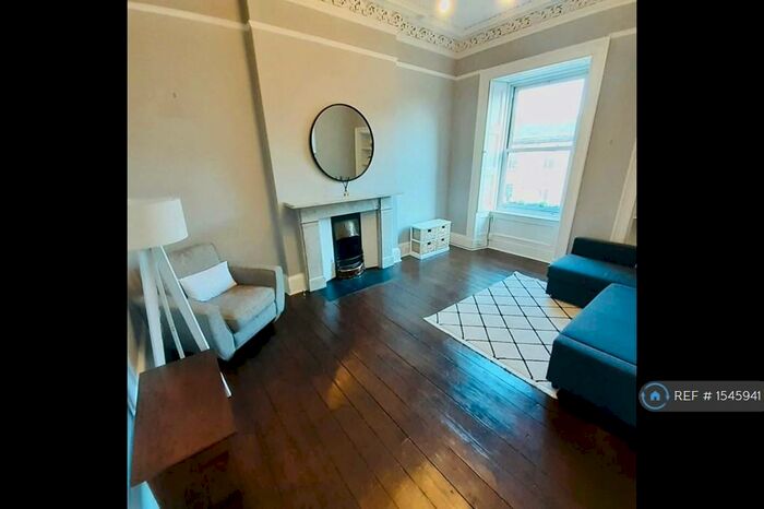 2 Bedroom Flat To Rent In Brougham Place, Edinburgh, EH3