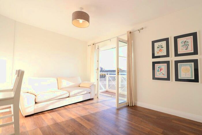 2 Bedroom Apartment To Rent In Pooles Wharf, Bristol, BS8