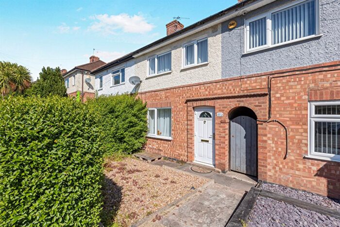 2 Bedroom Terraced House For Sale In Woodstock Road, Leicester, LE4