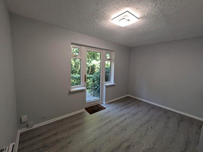 1 Bedroom Flat To Rent In Harp Island Close, Neasden London, NW10