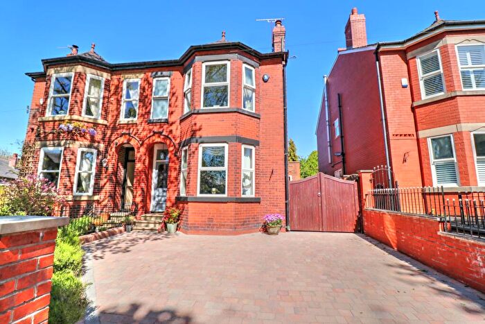 3 Bedroom Semi-Detached House For Sale In Park Road, Manchester, M30