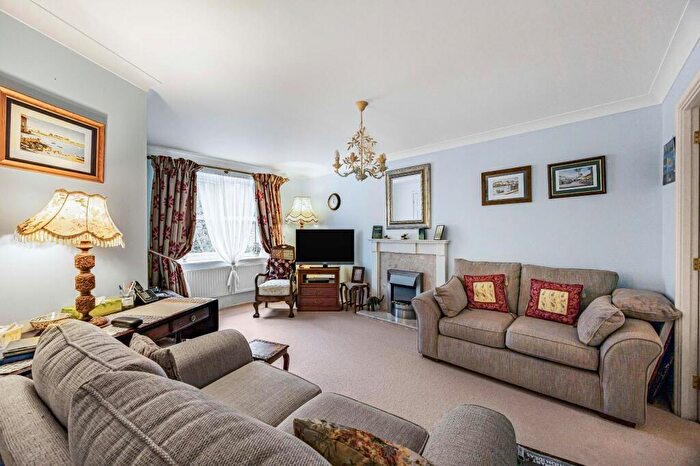 3 Bedroom Semi-Detached House For Sale In Braybrooke Close, Tetbury, GL8