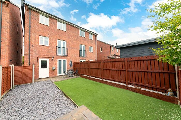 3 Bedroom Semi-Detached House For Sale In Blackthorn Way, Scissett, HD8