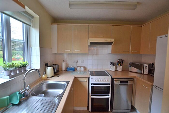 1 Bedroom Flat For Sale In Pinewood Court, Fleet, GU51
