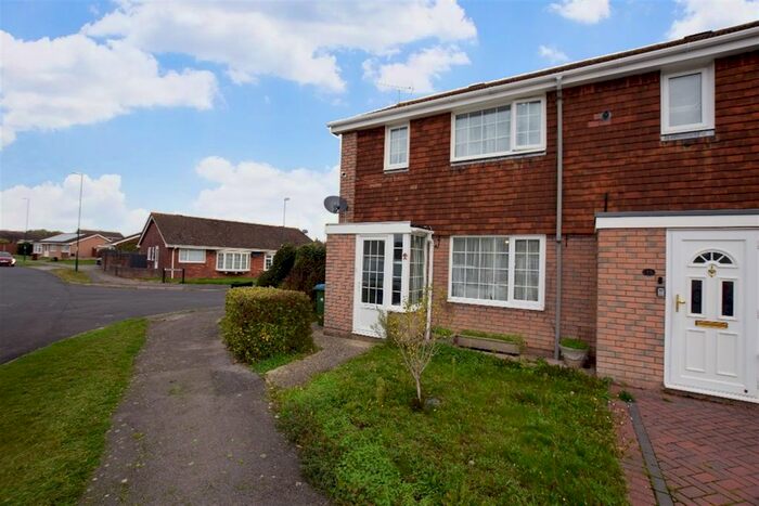 2 Bedroom End Of Terrace House To Rent In Flansham Park, Bognor Regis, West Sussex, PO22