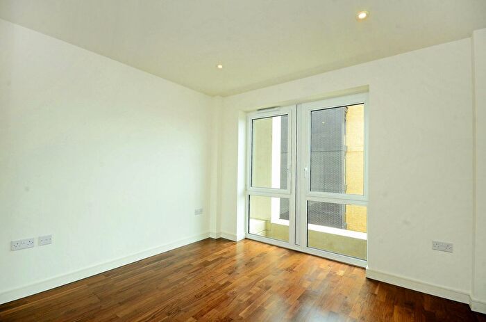 1 Bedroom Flat To Rent In Osiers Lane, Wandsworth, London, SW18