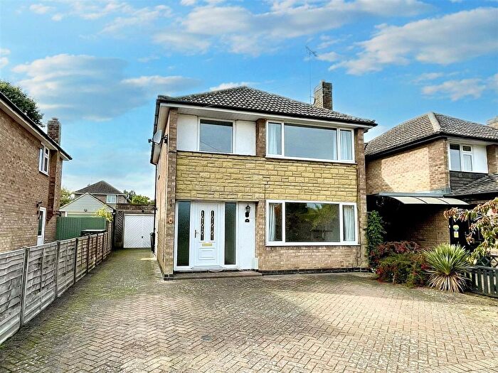 3 Bedroom Detached House For Sale In The Nook, Stamford, PE9