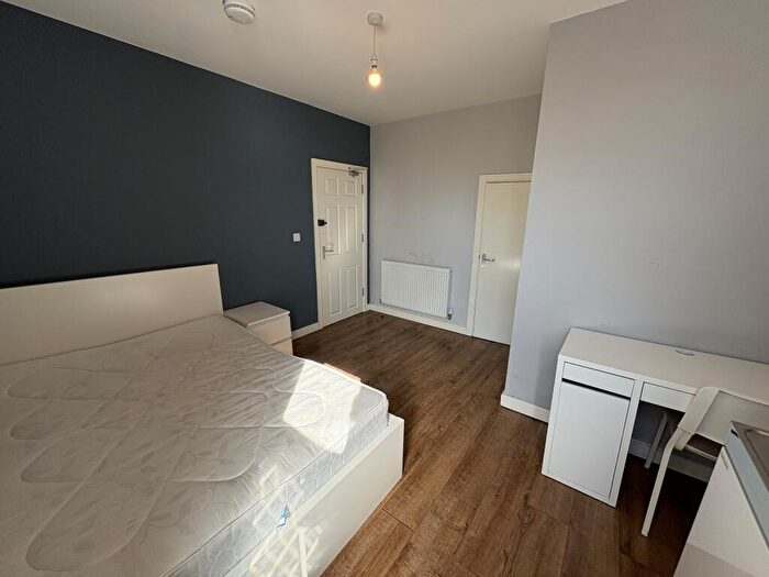 Apartment To Rent In Bearwood Road, Bearwood, B66
